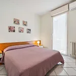 Hotel apartamentowy Village Colico