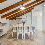 Hotel apartamentowy Village Colico