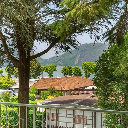 Village Aparthotel 2*