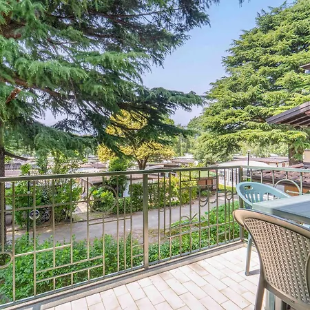 Aparthotel Village 2*
