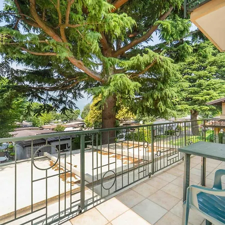 Village Aparthotel 2*
